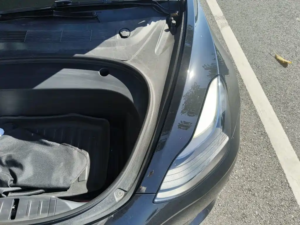 Tesla Model 3 — миниатюра 21