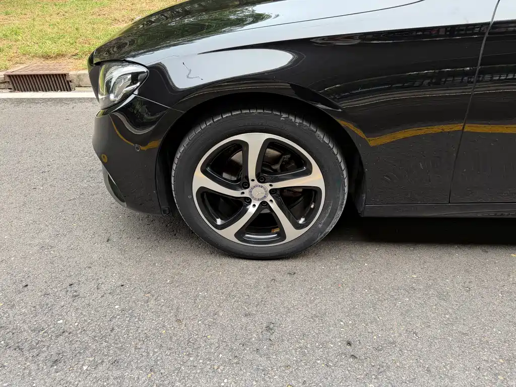 Mercedes-Benz E-Class — миниатюра 15