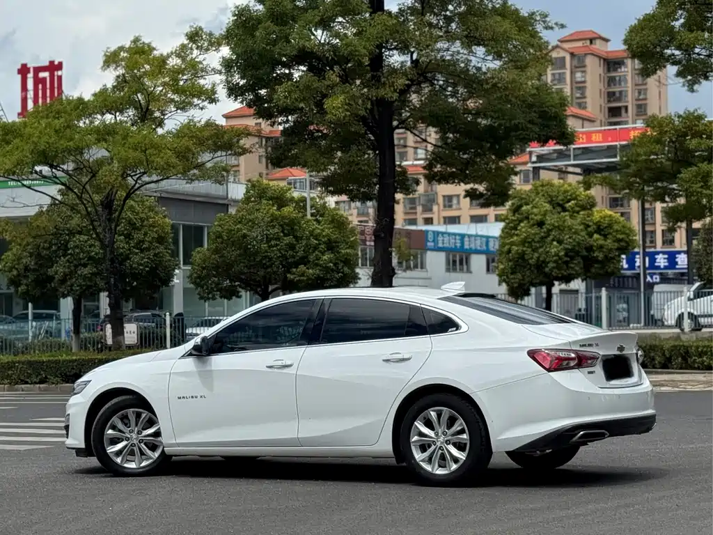Chevrolet Malibu XL — миниатюра 6