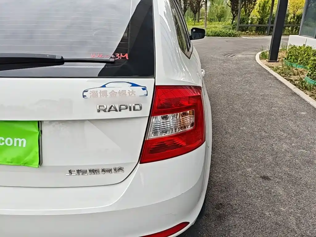 Skoda Rapid Spaceback — миниатюра 8
