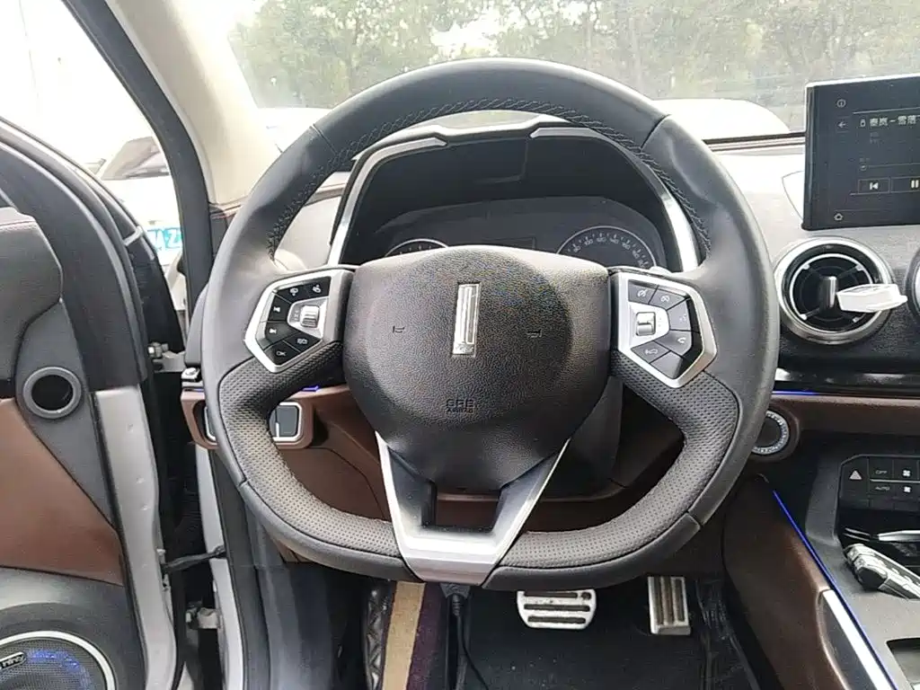 Wey Wey VV5 — миниатюра 11