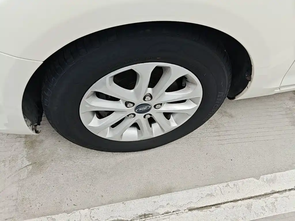 Ford Focus — миниатюра 23
