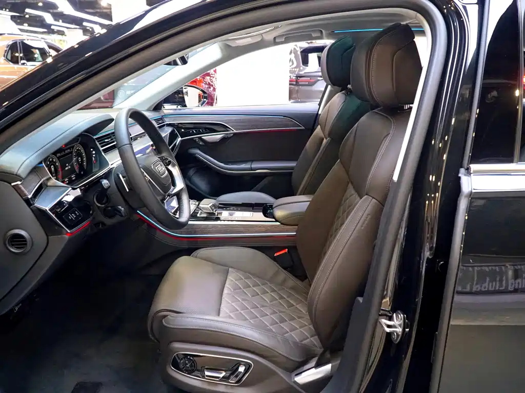 Audi A8 2025 A8L 55 TFSI quattro Flagship