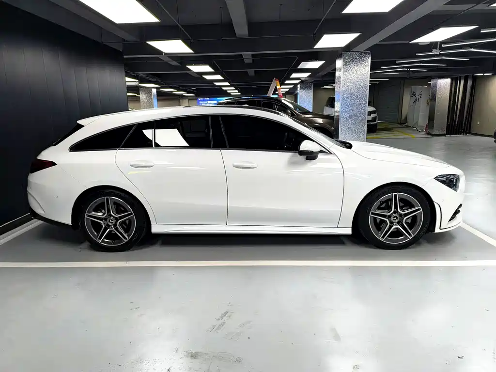 MERCEDES-BENZ CLA