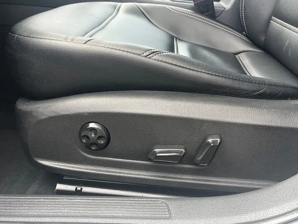 Volkswagen Golf — миниатюра 12
