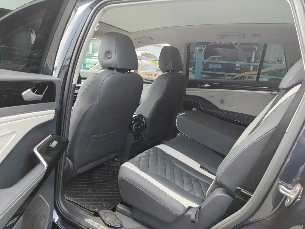 Volkswagen ID.6 Crozz — миниатюра 8