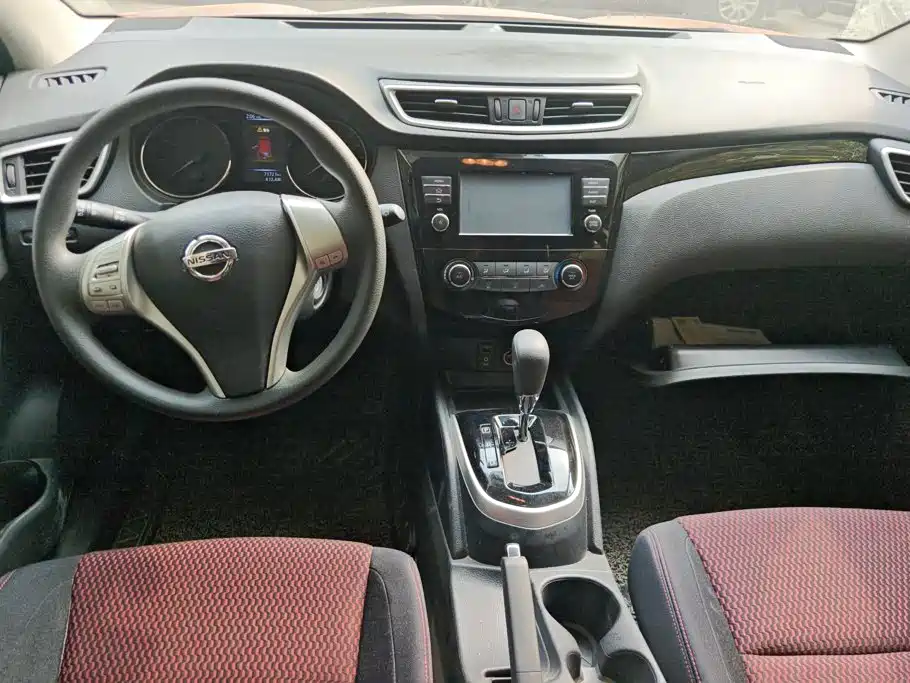 Nissan Qashqai — миниатюра 12
