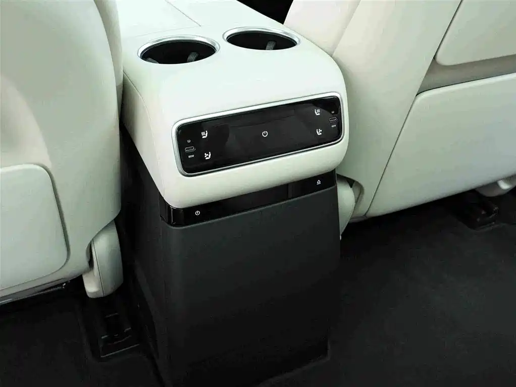 Li Auto Li L9 — миниатюра 16