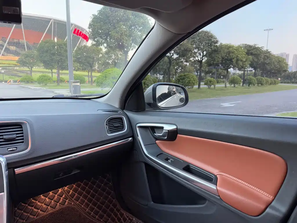 Volvo S60 — миниатюра 16