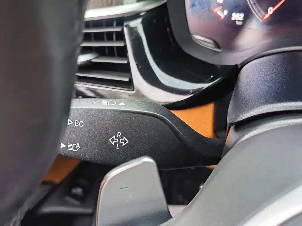 BMW 5 Series — миниатюра 33