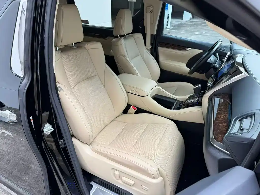 Toyota Alphard 2020 2.5L Luxury