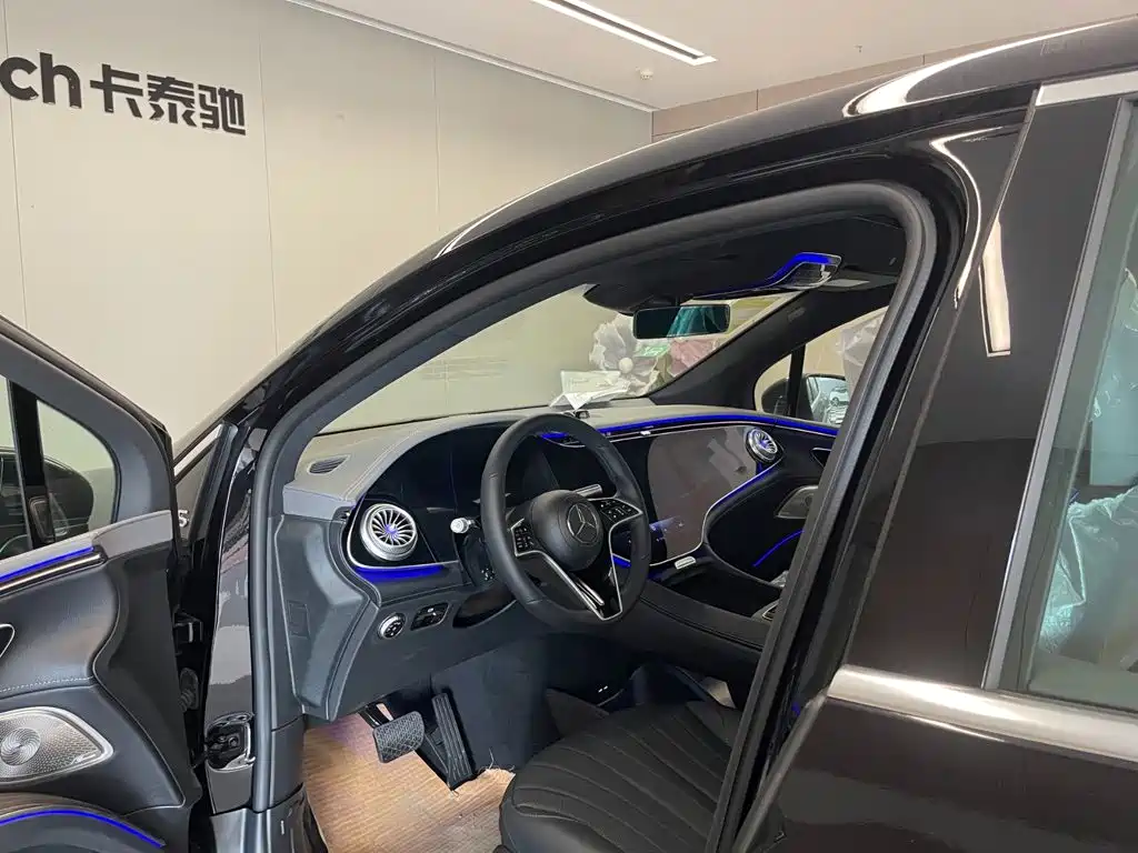 Mercedes-Benz EQS SUV — миниатюра 26