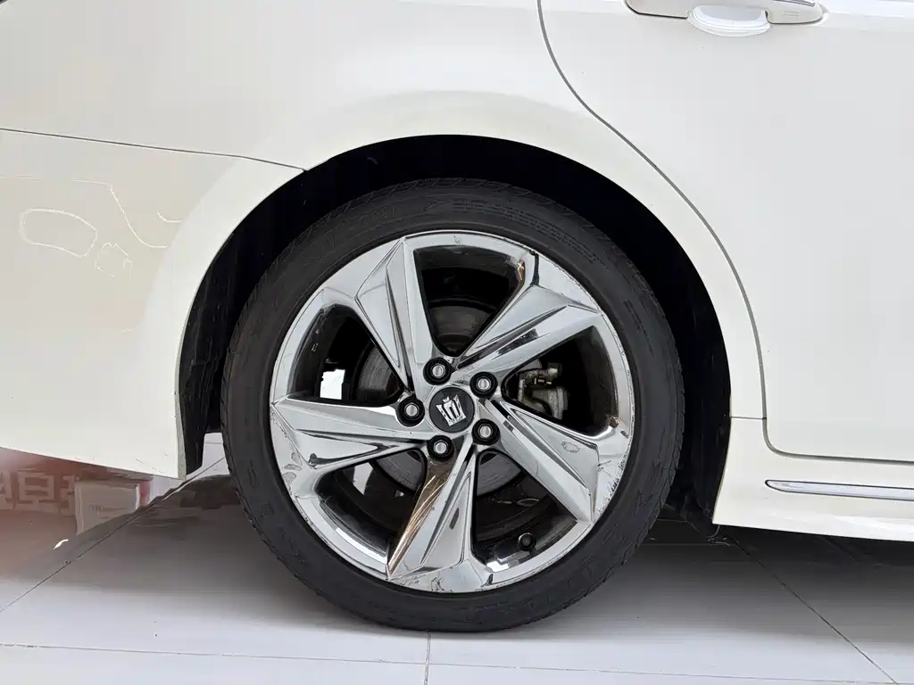 Toyota Crown (Import) — миниатюра 4