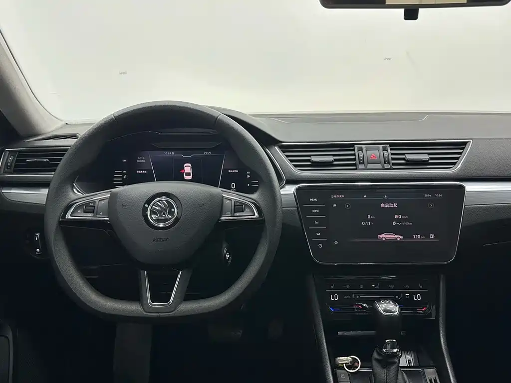Skoda Superb — миниатюра 10