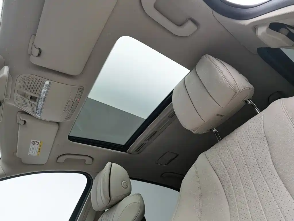 Mercedes-Benz E-Class — миниатюра 14