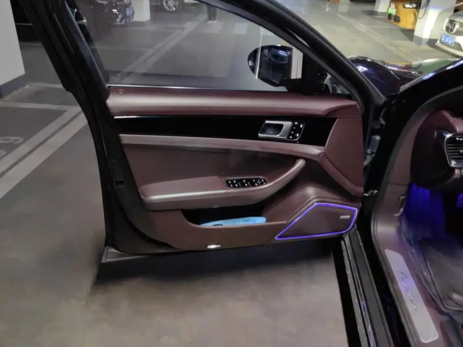 Porsche Panamera — миниатюра 7