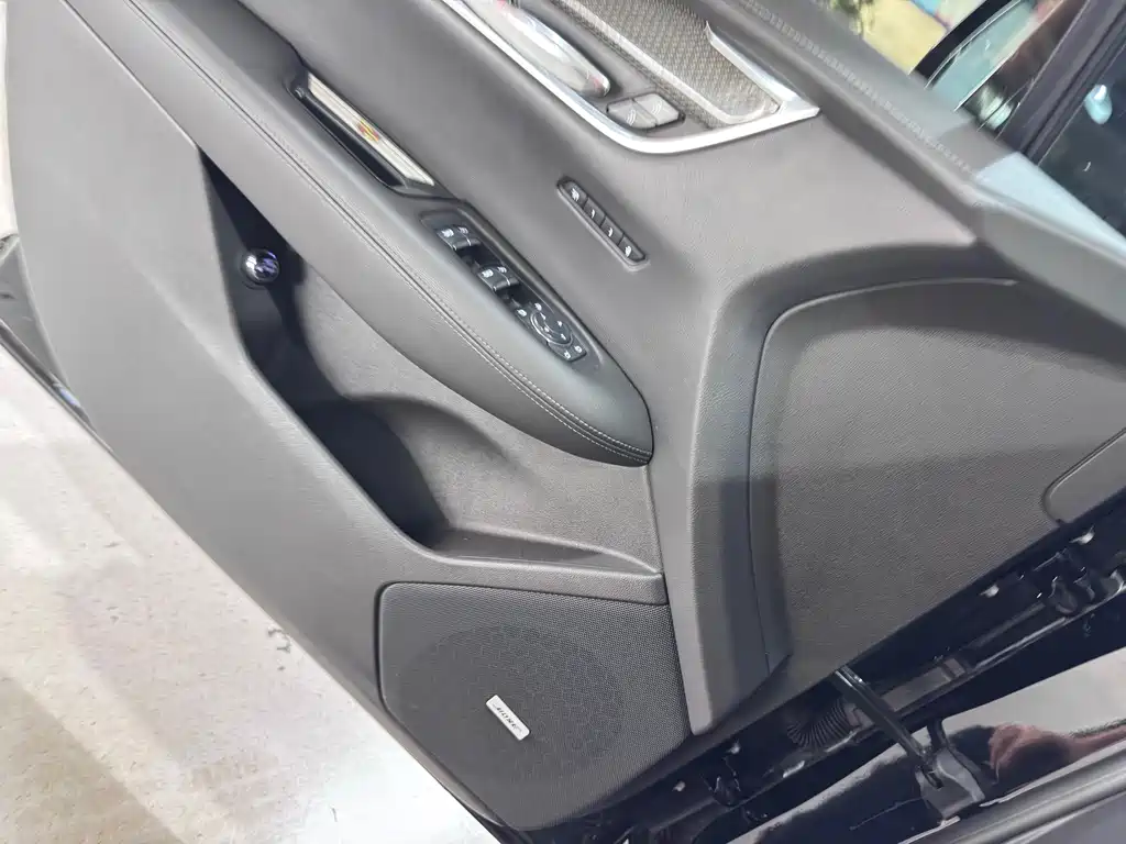 Cadillac XT5 — миниатюра 17