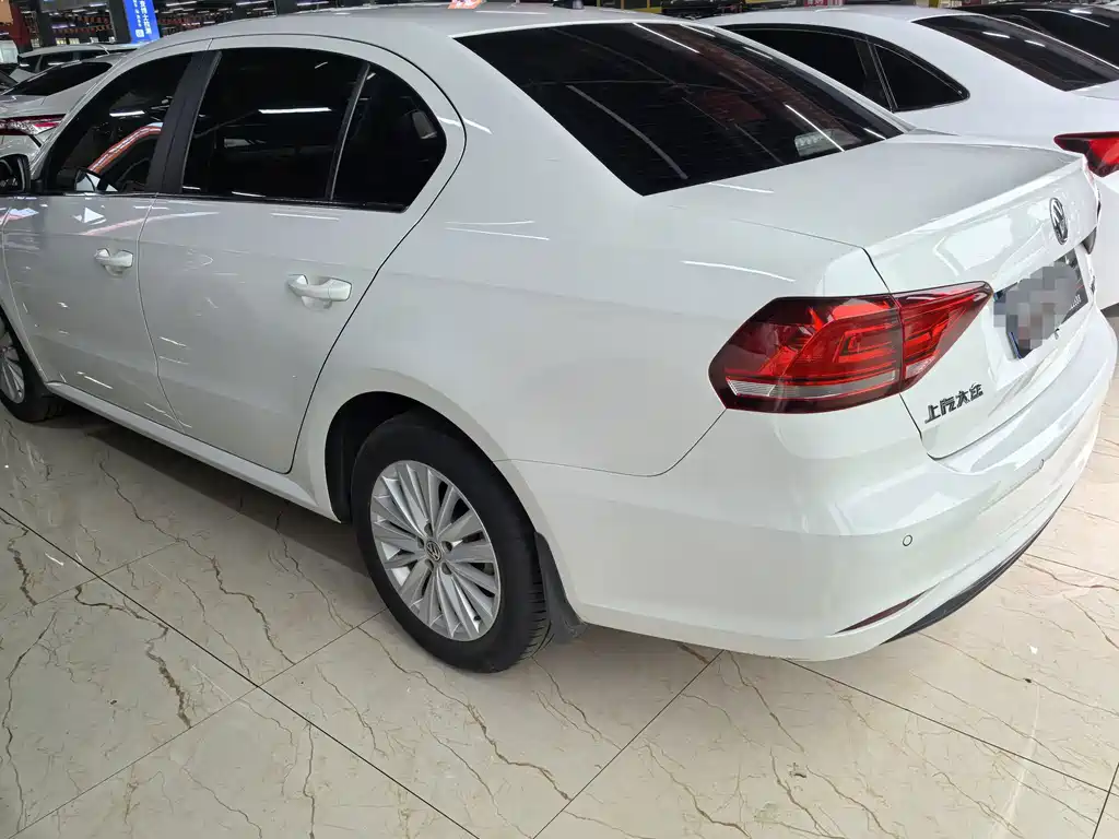 Volkswagen Lavida — миниатюра 4