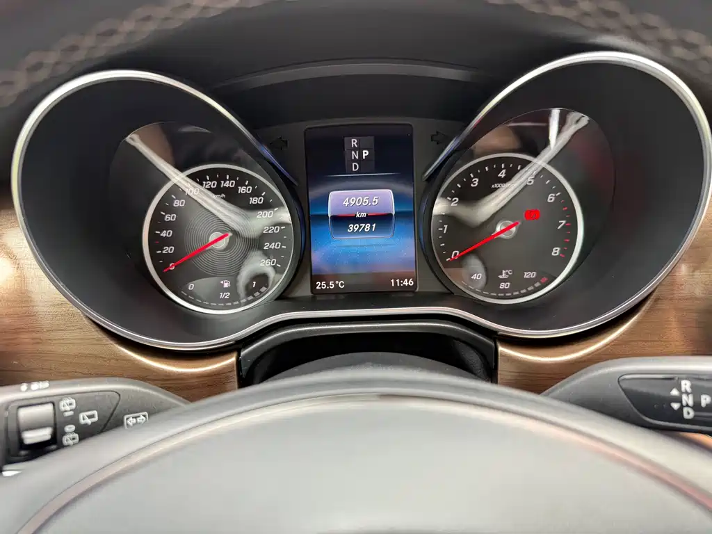 Mercedes-Benz V-Class — миниатюра 16