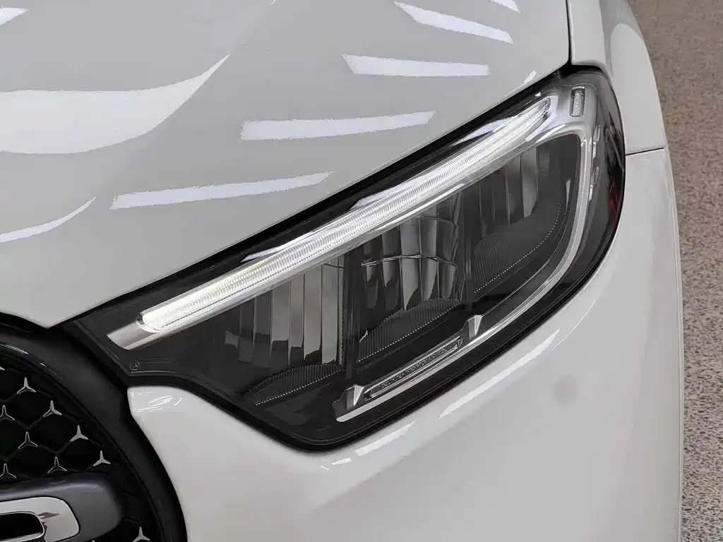 MERCEDES-BENZ  GLC