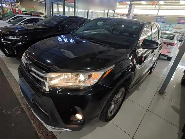 TOYOTA HIGHLANDER 2020