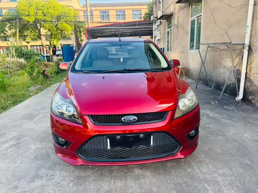 Ford Focus 2013 1.8L AT