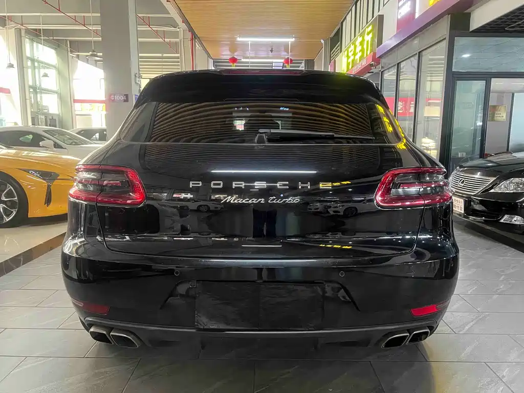 Porsche Macan — миниатюра 3
