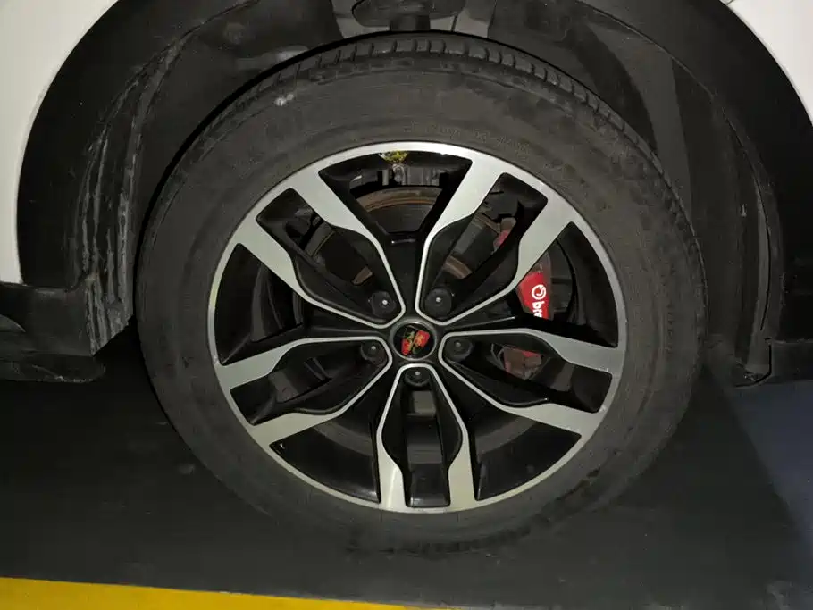 Roewe RX5 — миниатюра 6