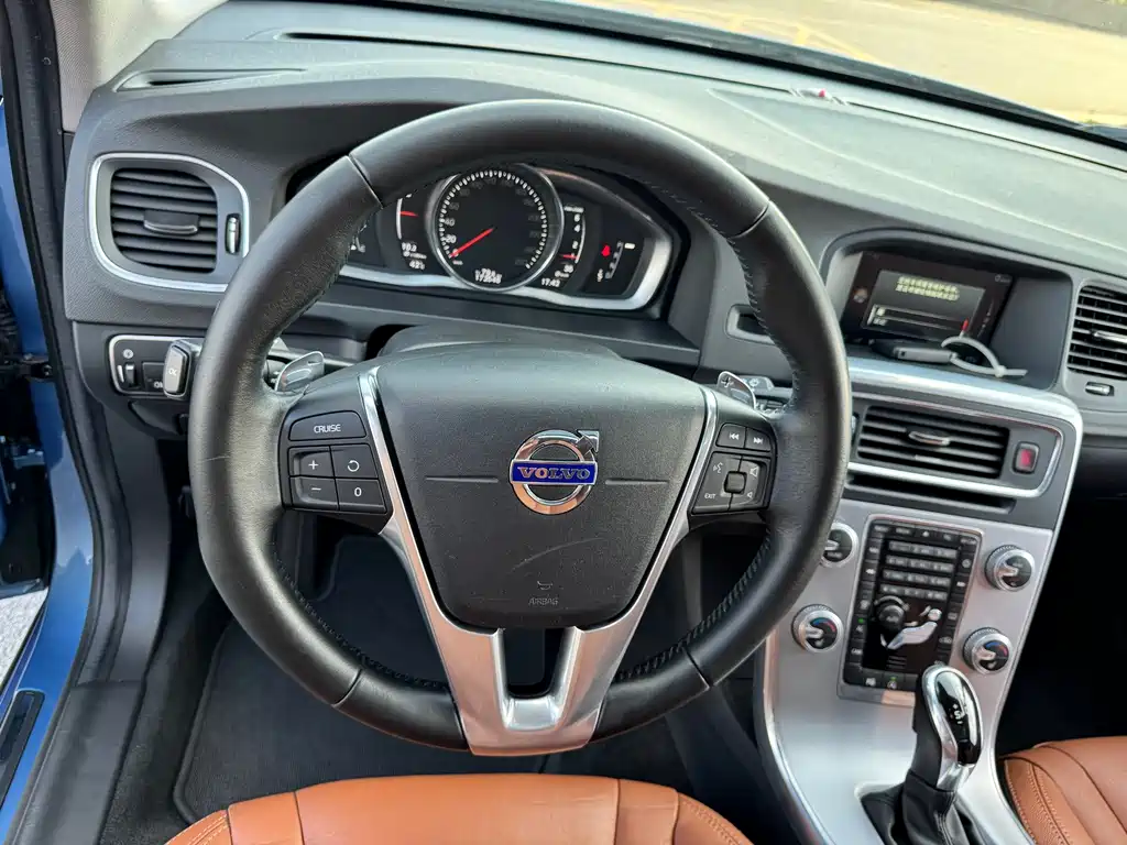 Volvo V60 — миниатюра 13
