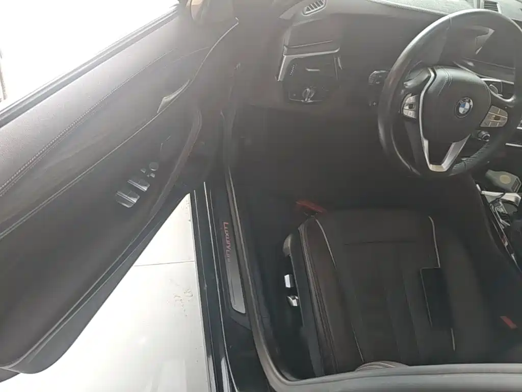 BMW 5 Series — миниатюра 16