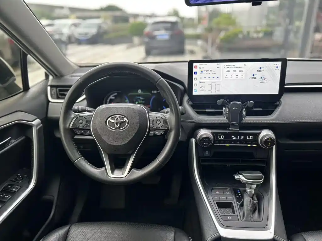 Toyota RAV4 — миниатюра 16