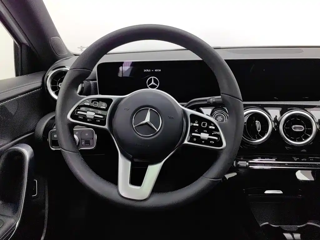 Mercedes-Benz A-Class — миниатюра 11