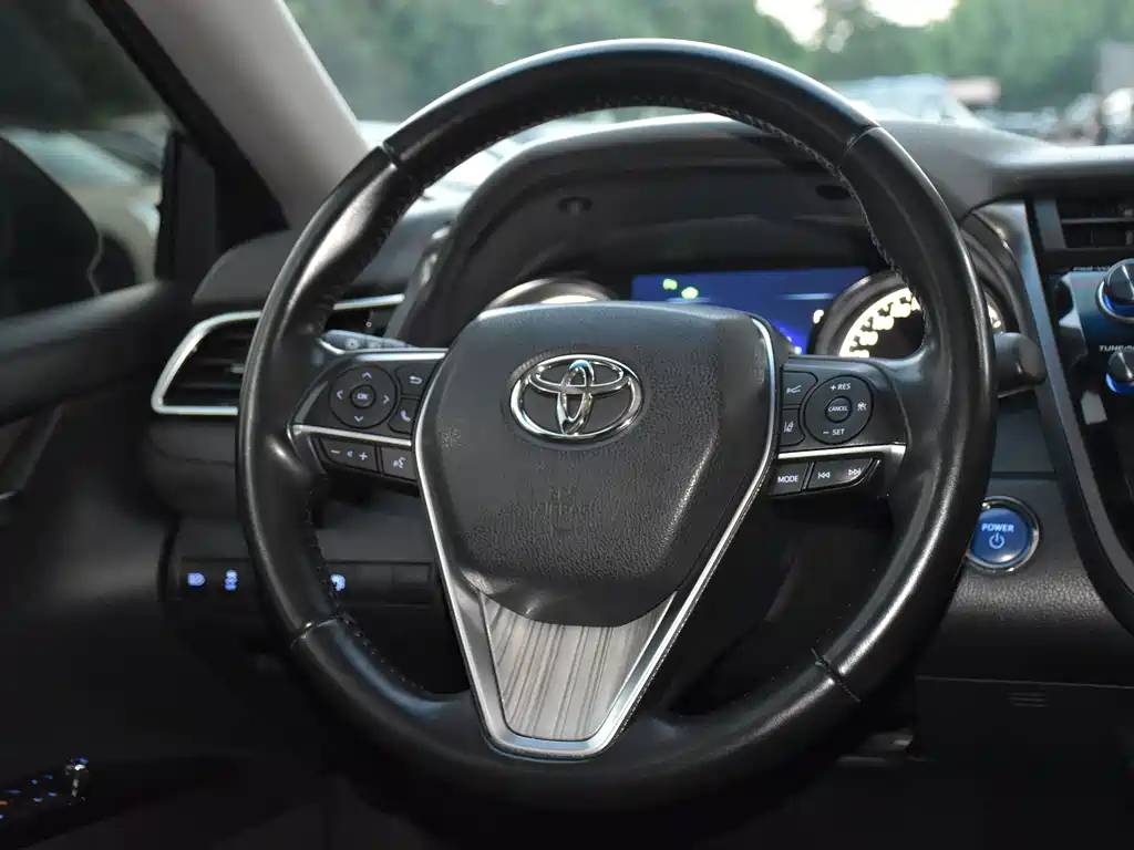 Toyota Camry — миниатюра 11