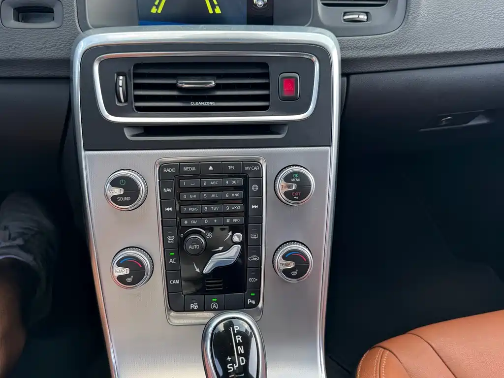 Volvo V60 — миниатюра 31