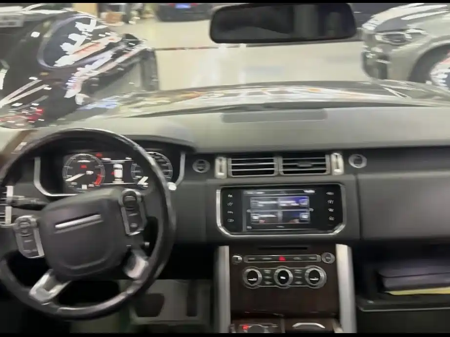 Land Rover Range Rover — миниатюра 9