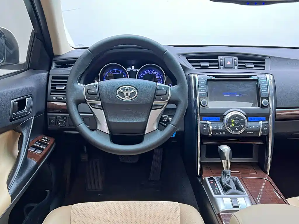 Toyota Reiz — миниатюра 17