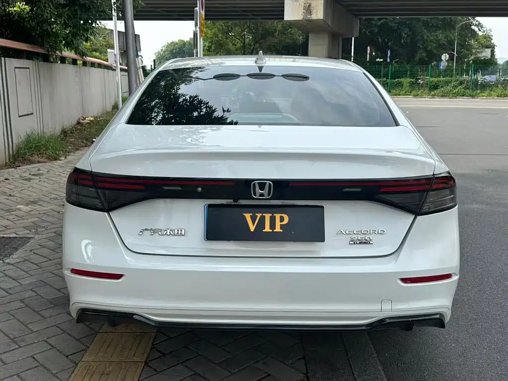 Honda Accord — миниатюра 8