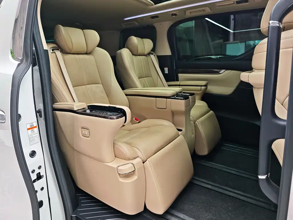 Toyota Alphard 2021 2.5L Luxury