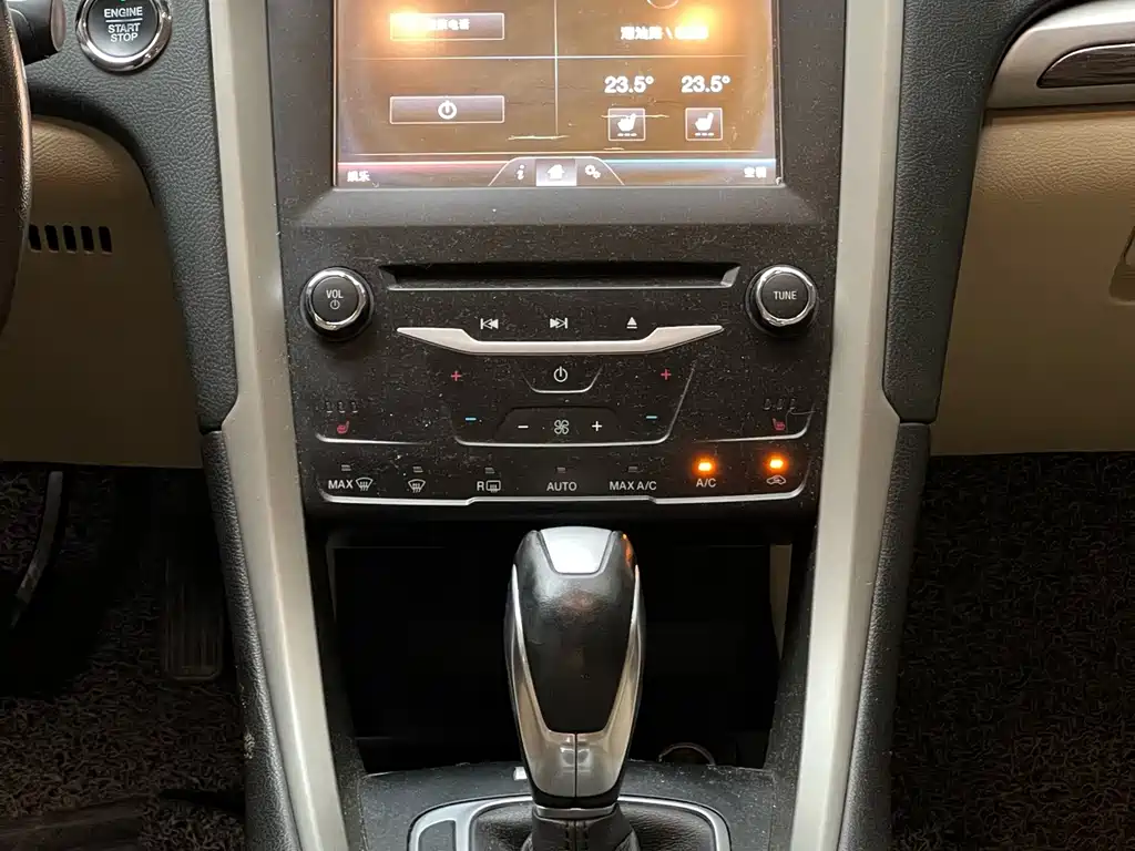 Ford Mondeo — миниатюра 6