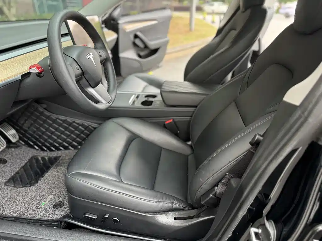 Tesla Model 3 - фото 6