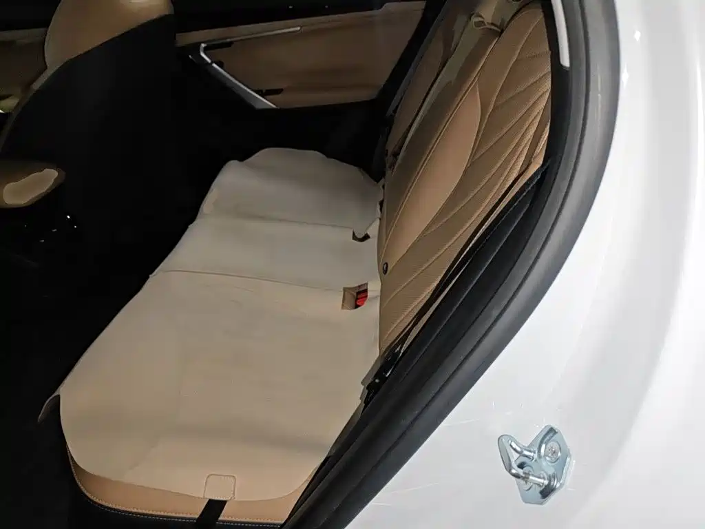 Geely Boyue L — миниатюра 13