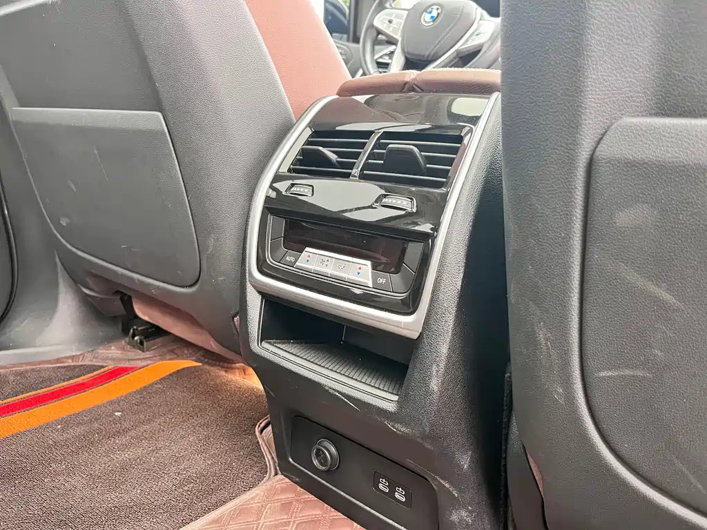 BMW X7 — миниатюра 12