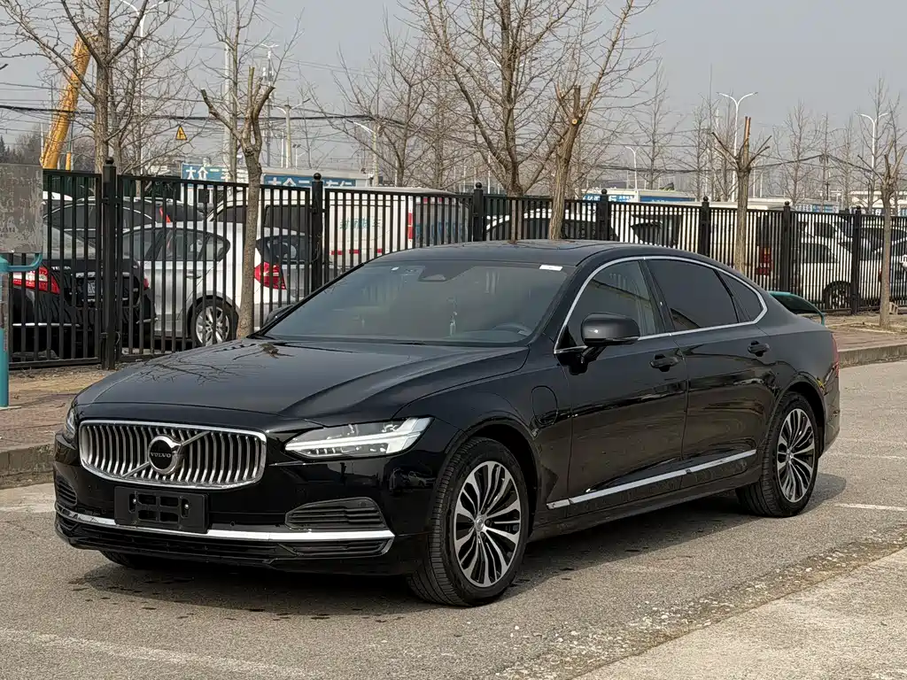 Volvo S90 PHEV 2024