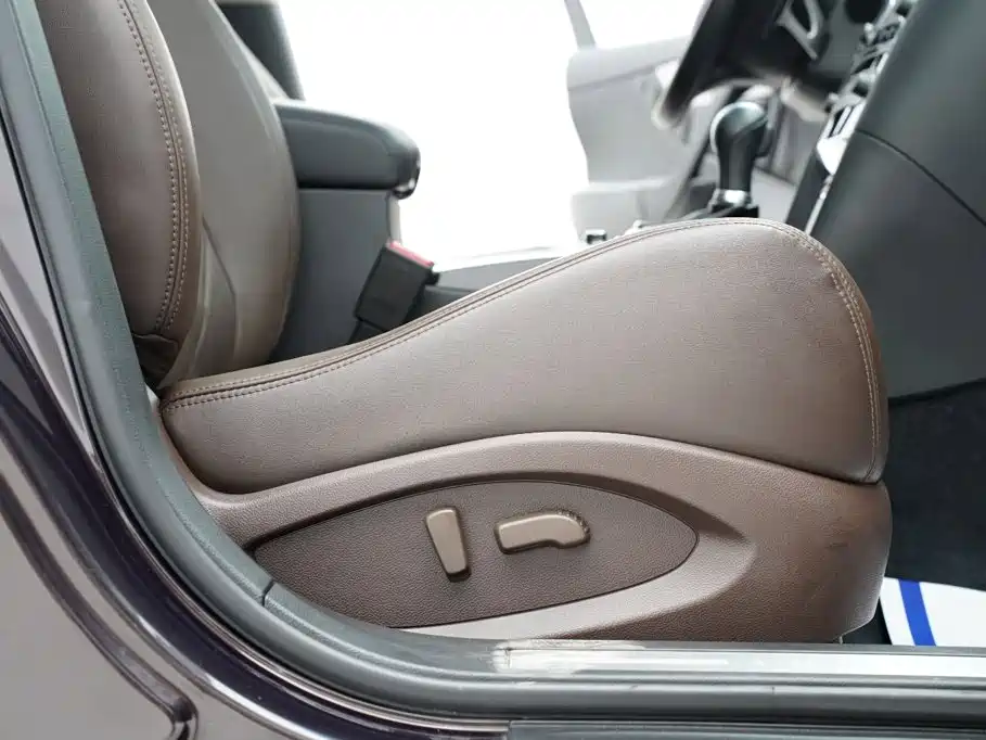 Infiniti QX70 — миниатюра 16