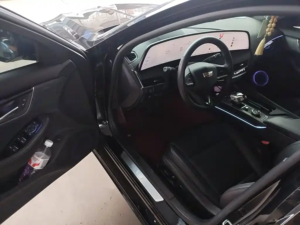 Cadillac CT5 — миниатюра 16