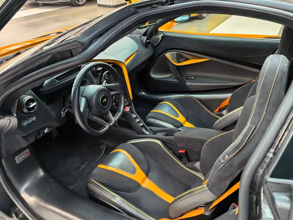 MCLAREN 720S