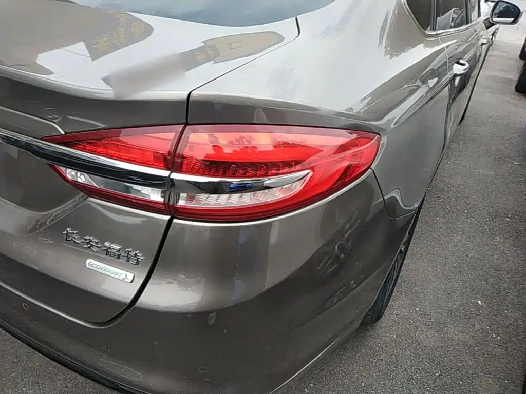 Ford Mondeo — миниатюра 8