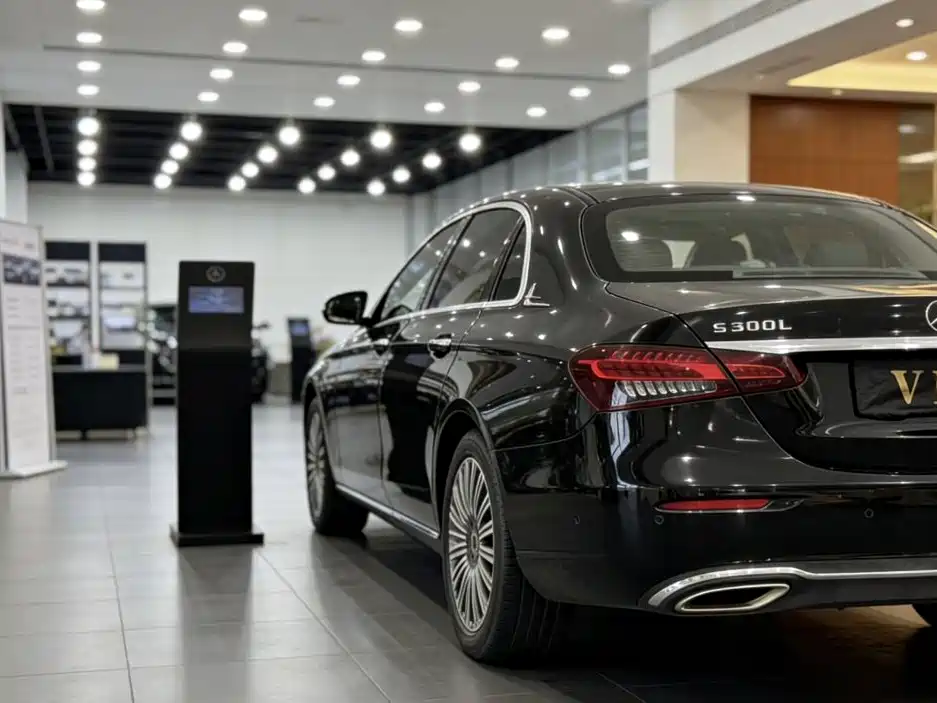 Mercedes-Benz E-Class — миниатюра 7