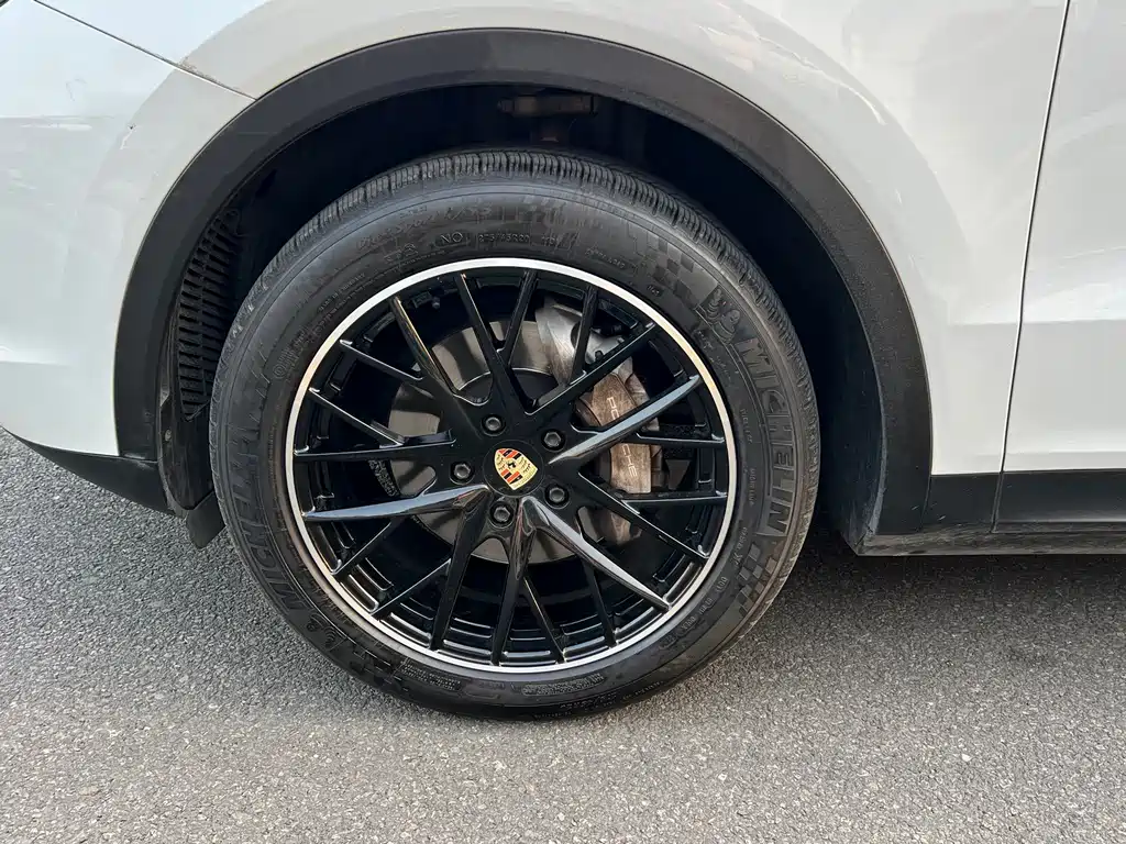 Porsche Cayenne — миниатюра 16