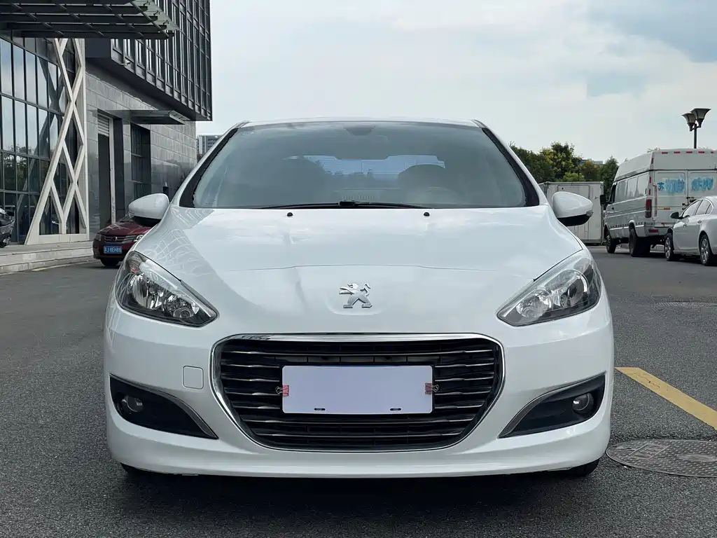 Peugeot 308 — миниатюра 2